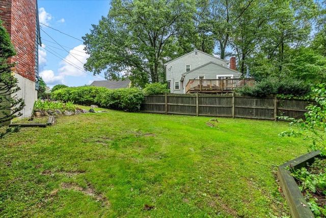 33 Old Carriage Lane, Braintree, MA 02184