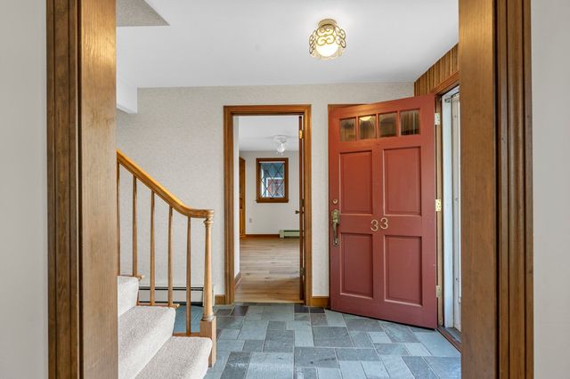 33 Old Carriage Lane, Braintree, MA 02184