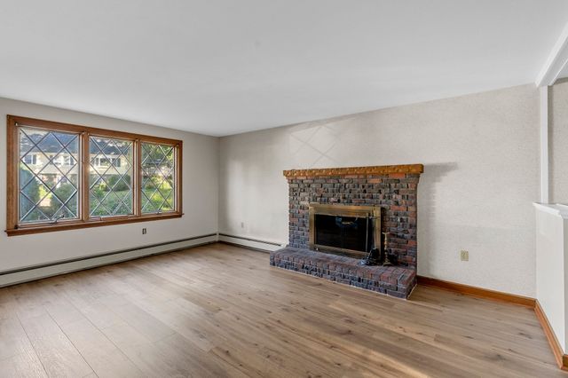 33 Old Carriage Lane, Braintree, MA 02184