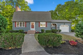 33 Old Carriage Lane, Braintree, MA 02184