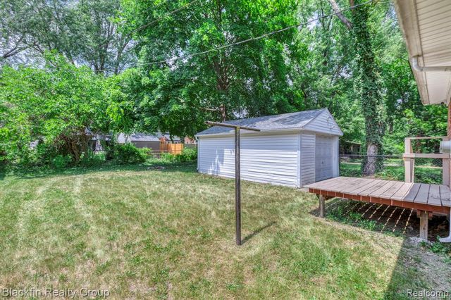 24641 Ridgedale Street, Oak Park, MI 48237