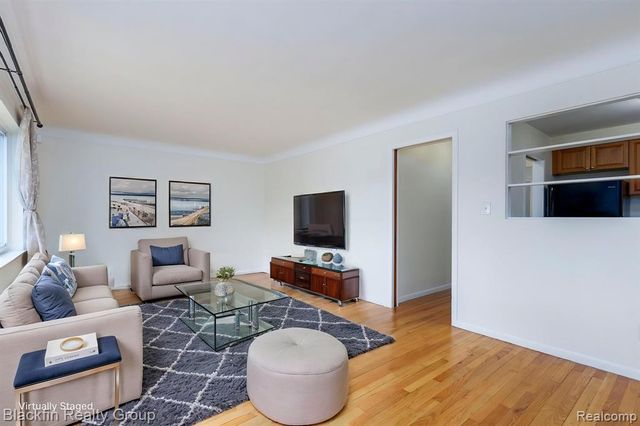 24641 Ridgedale Street, Oak Park, MI 48237