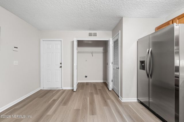 8400 MCGIRTS VILLAGE Lane, Jacksonville, FL 32210