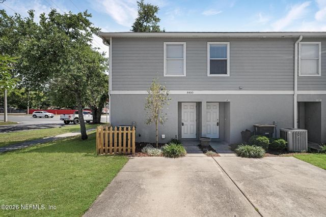 8400 MCGIRTS VILLAGE Lane, Jacksonville, FL 32210