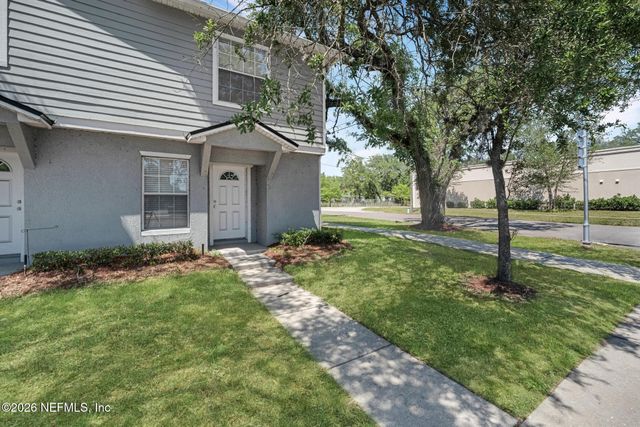 8400 MCGIRTS VILLAGE Lane, Jacksonville, FL 32210