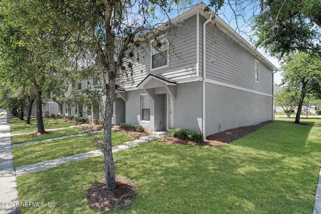 8400 MCGIRTS VILLAGE Lane, Jacksonville, FL 32210
