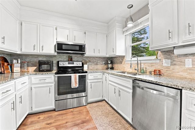 933 Abingdon Street, Oxford, MI 48371