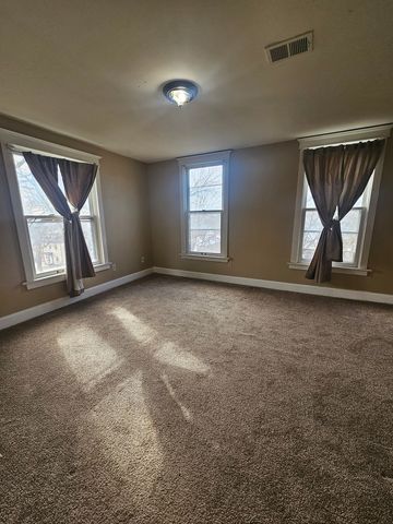 929 Bridge Avenue, Davenport, IA 52803
