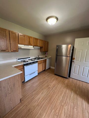 929 Bridge Avenue, Davenport, IA 52803