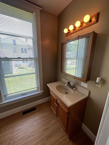 929 Bridge Avenue, Davenport, IA 52803