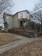 929 Bridge Avenue, Davenport, IA 52803