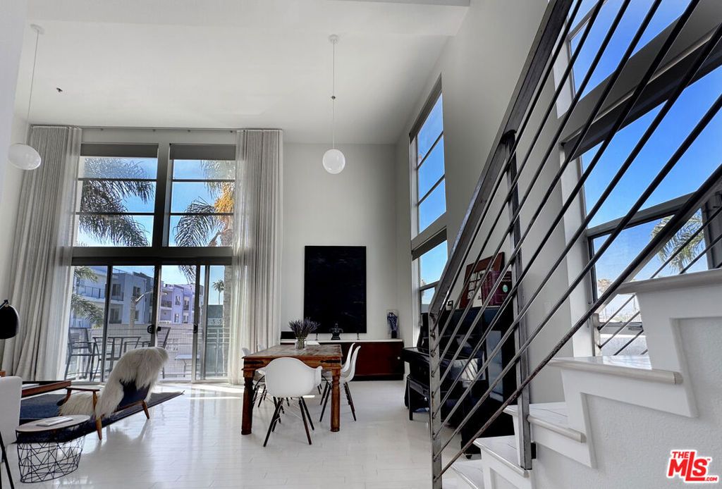 13326 Beach Avenue 203, Marina Del Rey, CA 90292 — photo 2