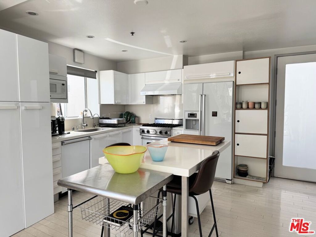 13326 Beach Avenue 203, Marina Del Rey, CA 90292 — photo 4