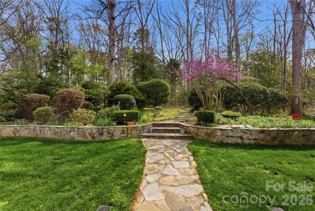 7719 Woodcrest Drive, Stanley, NC 28164