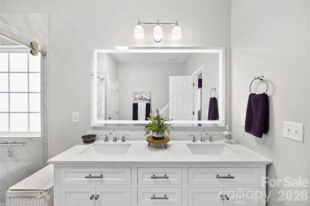 7719 Woodcrest Drive, Stanley, NC 28164