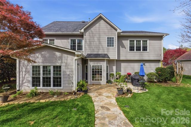 7719 Woodcrest Drive, Stanley, NC 28164