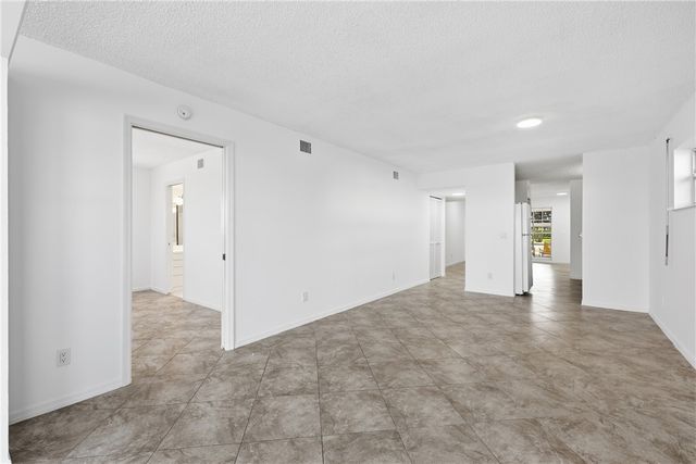 870 Lake Orchid Circle 108, Vero Beach, FL 32962