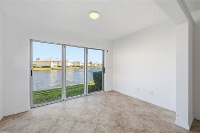 870 Lake Orchid Circle 108, Vero Beach, FL 32962