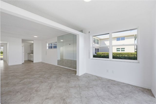 870 Lake Orchid Circle 108, Vero Beach, FL 32962