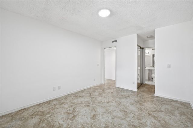 870 Lake Orchid Circle 108, Vero Beach, FL 32962