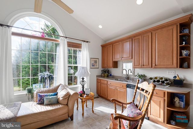 171 CANDLEWYCK DR, Avondale, PA 19311