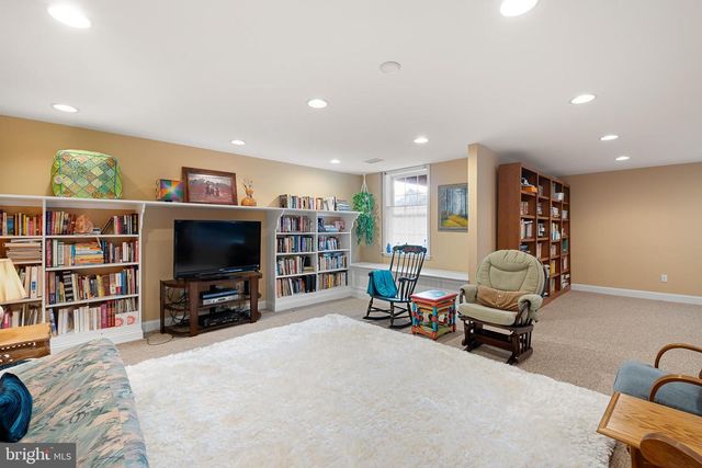 171 CANDLEWYCK DR, Avondale, PA 19311