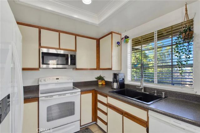 15 Via Hermosa, Rancho Santa Margarita, CA 92688