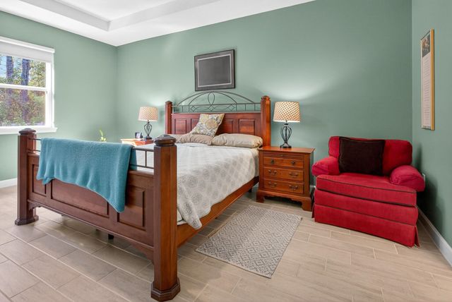 99 Patric Dr, Palm Coast, FL 32164