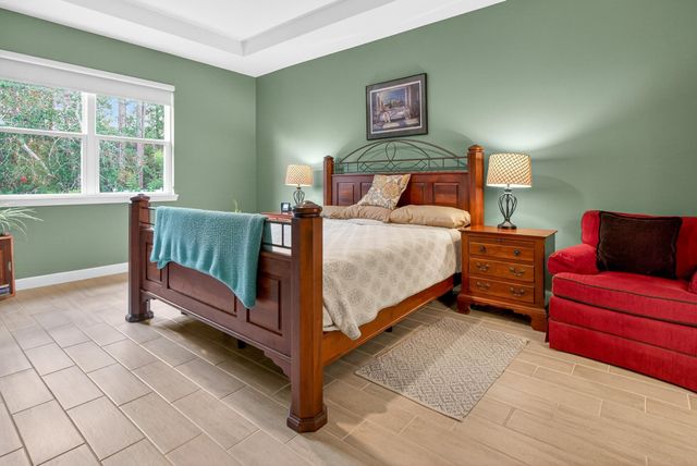 99 Patric Dr, Palm Coast, FL 32164