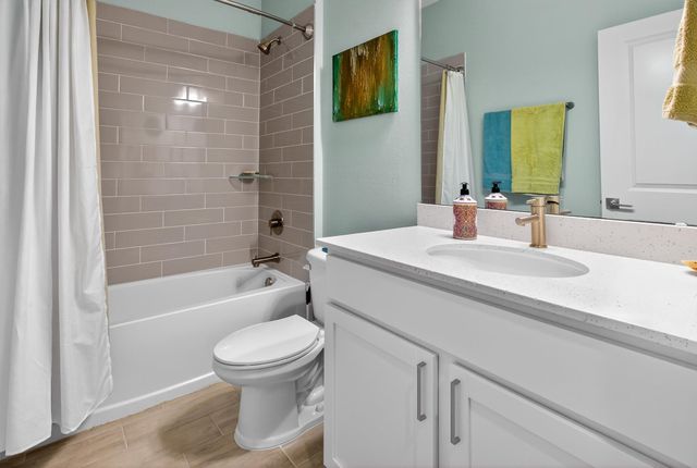 99 Patric Dr, Palm Coast, FL 32164