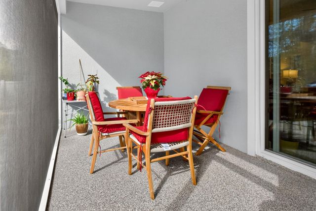 99 Patric Dr, Palm Coast, FL 32164