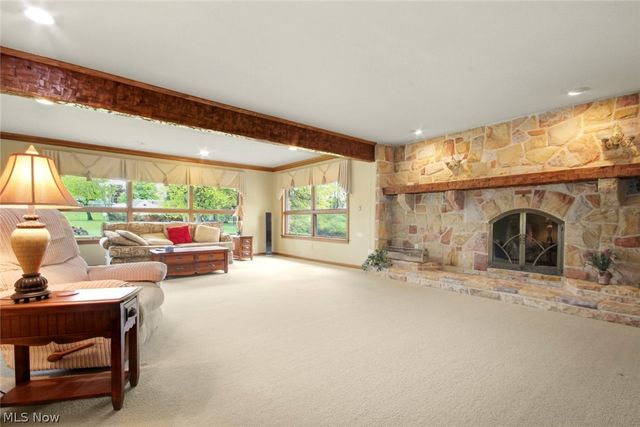 8243 N Lima Road, Poland, OH 44514