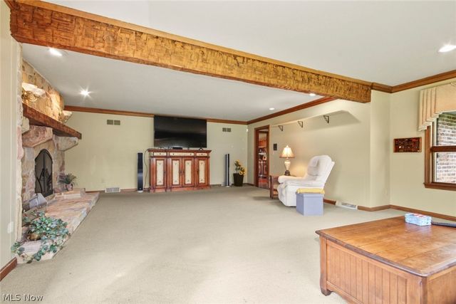 8243 N Lima Road, Poland, OH 44514