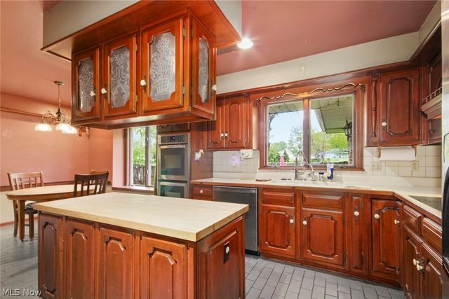 8243 N Lima Road, Poland, OH 44514