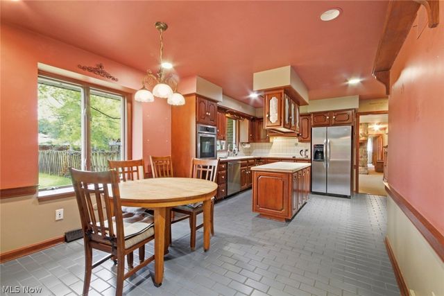 8243 N Lima Road, Poland, OH 44514