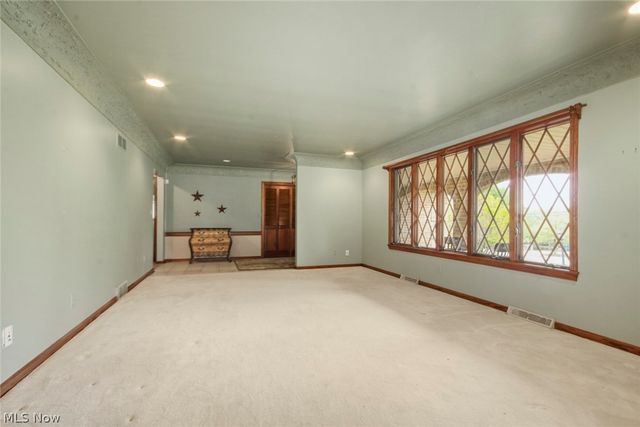 8243 N Lima Road, Poland, OH 44514