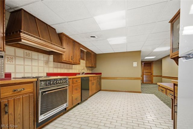 8243 N Lima Road, Poland, OH 44514