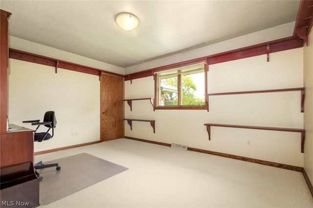 8243 N Lima Road, Poland, OH 44514