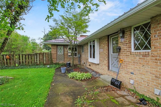 8243 N Lima Road, Poland, OH 44514