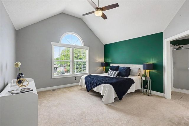 417 S Lakeshore Drive, Raymore, MO 64083