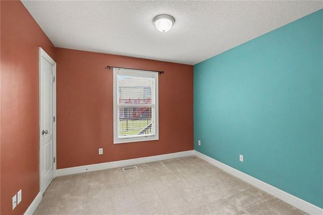 417 S Lakeshore Drive, Raymore, MO 64083