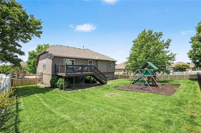 417 S Lakeshore Drive, Raymore, MO 64083