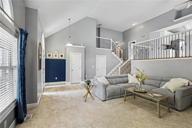 417 S Lakeshore Drive, Raymore, MO 64083