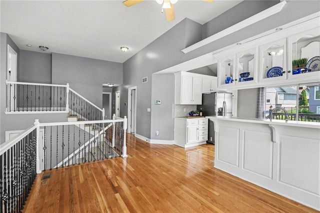 417 S Lakeshore Drive, Raymore, MO 64083