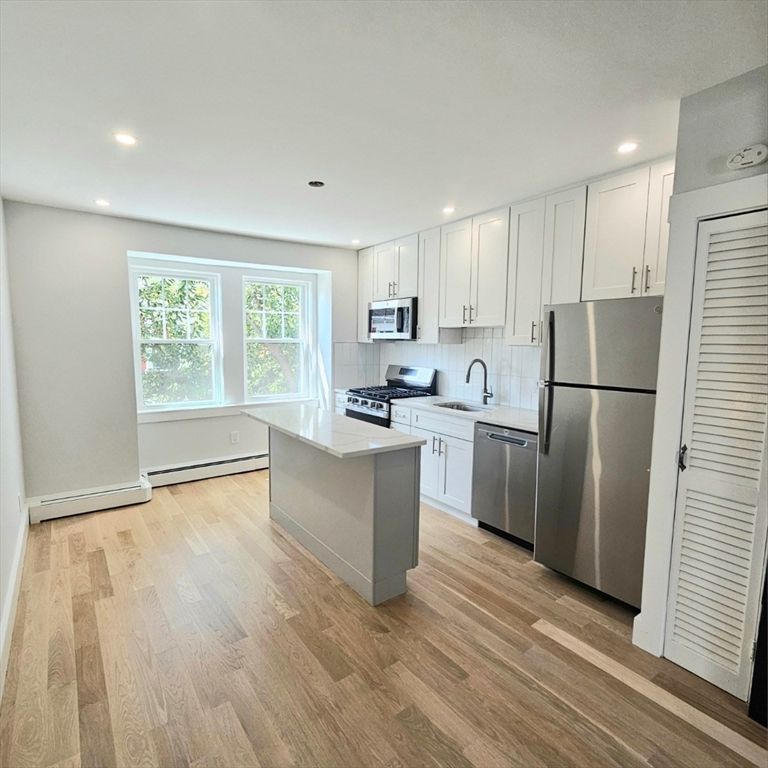 18 Roberts Street 6, Brookline, MA 02445