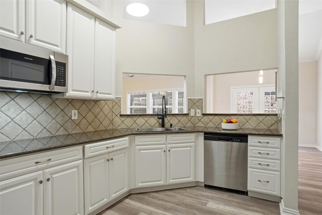 2206 Arbor Creek Drive, Carrollton, TX 75010