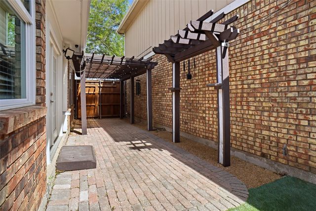 2206 Arbor Creek Drive, Carrollton, TX 75010