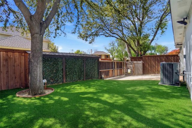 2206 Arbor Creek Drive, Carrollton, TX 75010