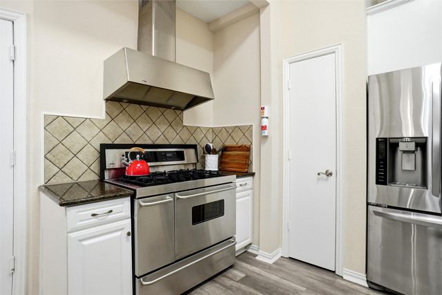 2206 Arbor Creek Drive, Carrollton, TX 75010