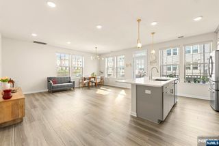 4 Arnold Drive, Wood Ridge, NJ 07075